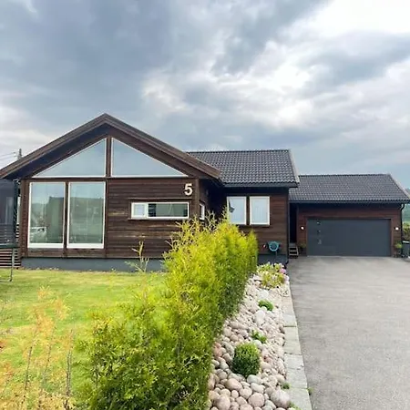 Enebolig Pa En Flate Mellom Og Sogne Holiday home Kristiansand