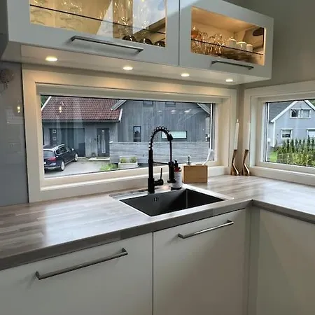 Enebolig Pa En Flate Mellom Og Sogne Holiday home *